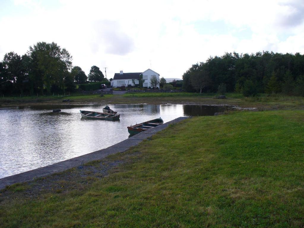 The Waterfront House Country Home Oughterard Exterior photo