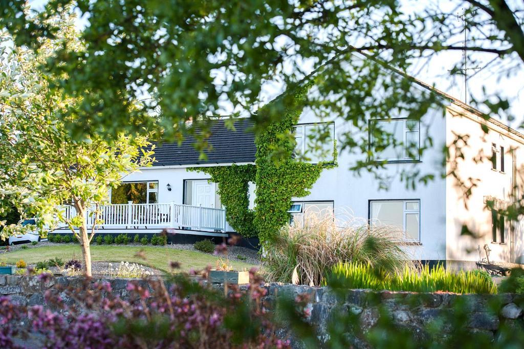 The Waterfront House Country Home Oughterard Exterior photo