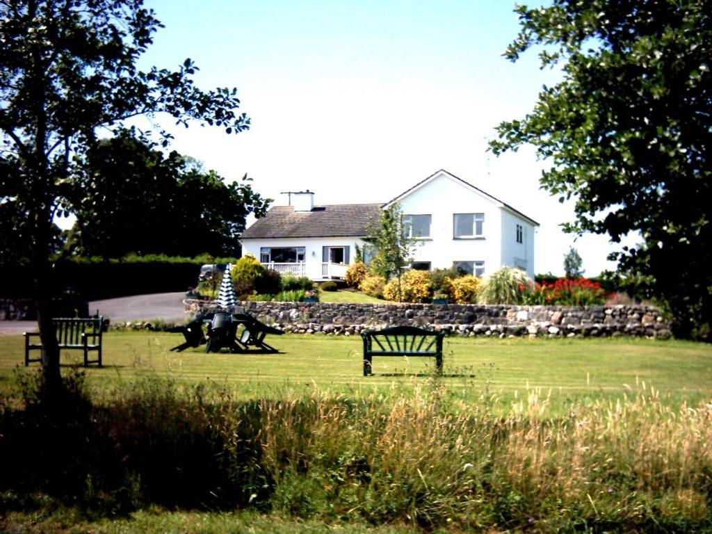 The Waterfront House Country Home Oughterard Exterior photo